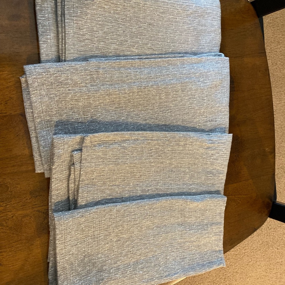 Set of 4 silver napkins